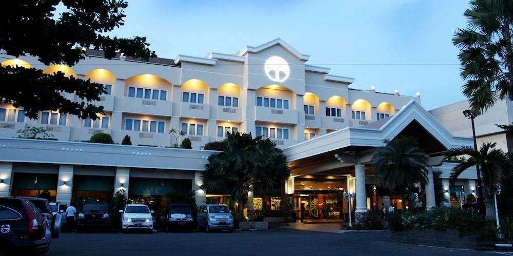 Bumi Senyiur Hotel Samarinda Exterior foto