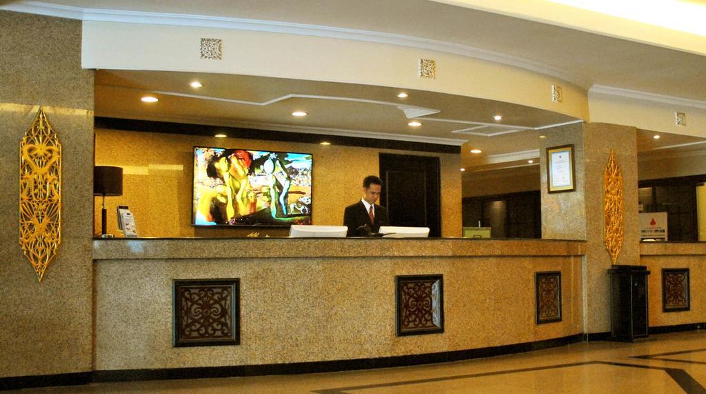 Bumi Senyiur Hotel Samarinda Exterior foto